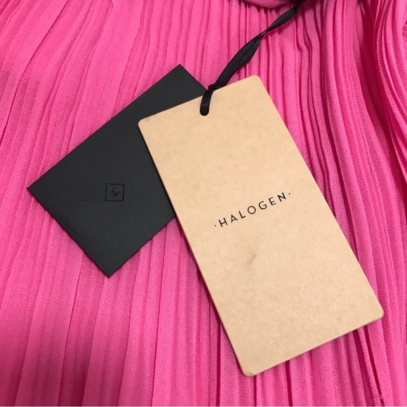 Halogen Pink Azalea Sleeveless Pleated Georgette Top - Picture 7 of 8